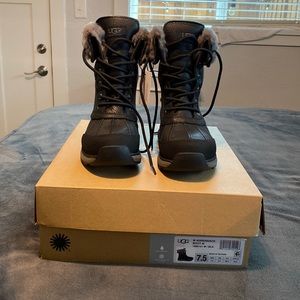 NIB UGG Water Proof Boots w/Faux Fur - Size 7.5